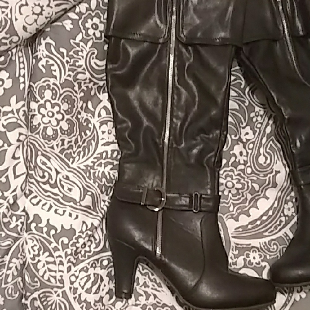 High heel boots